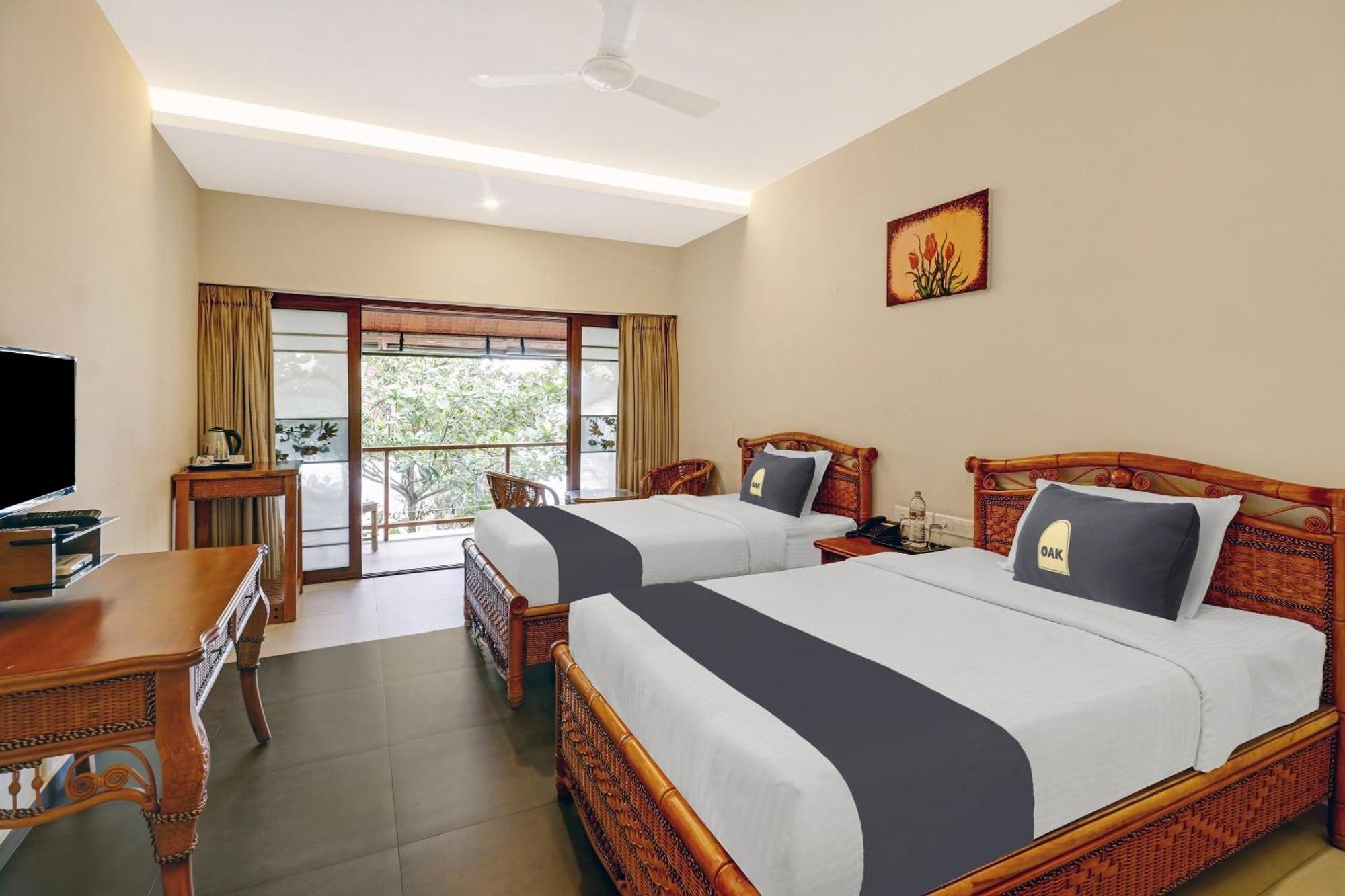 Townhouse Oak Edassery'S Sealine Villa Stay Kochi Exterior photo