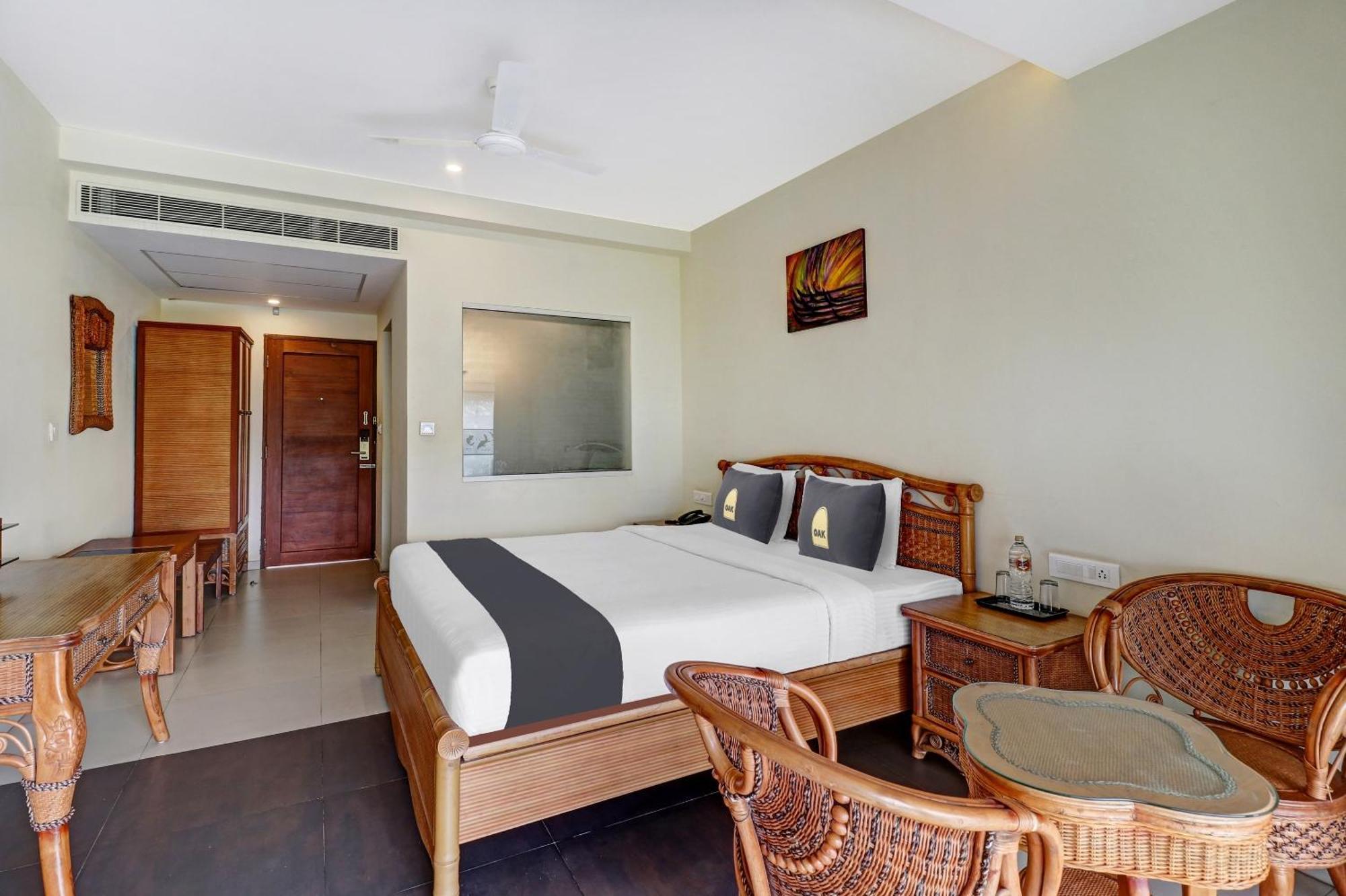 Townhouse Oak Edassery'S Sealine Villa Stay Kochi Exterior photo