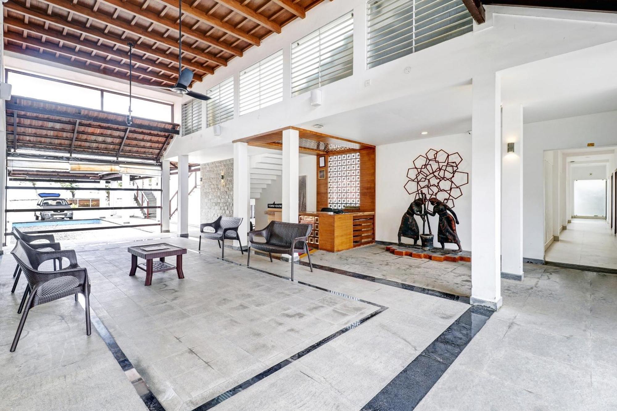 Townhouse Oak Edassery'S Sealine Villa Stay Kochi Exterior photo