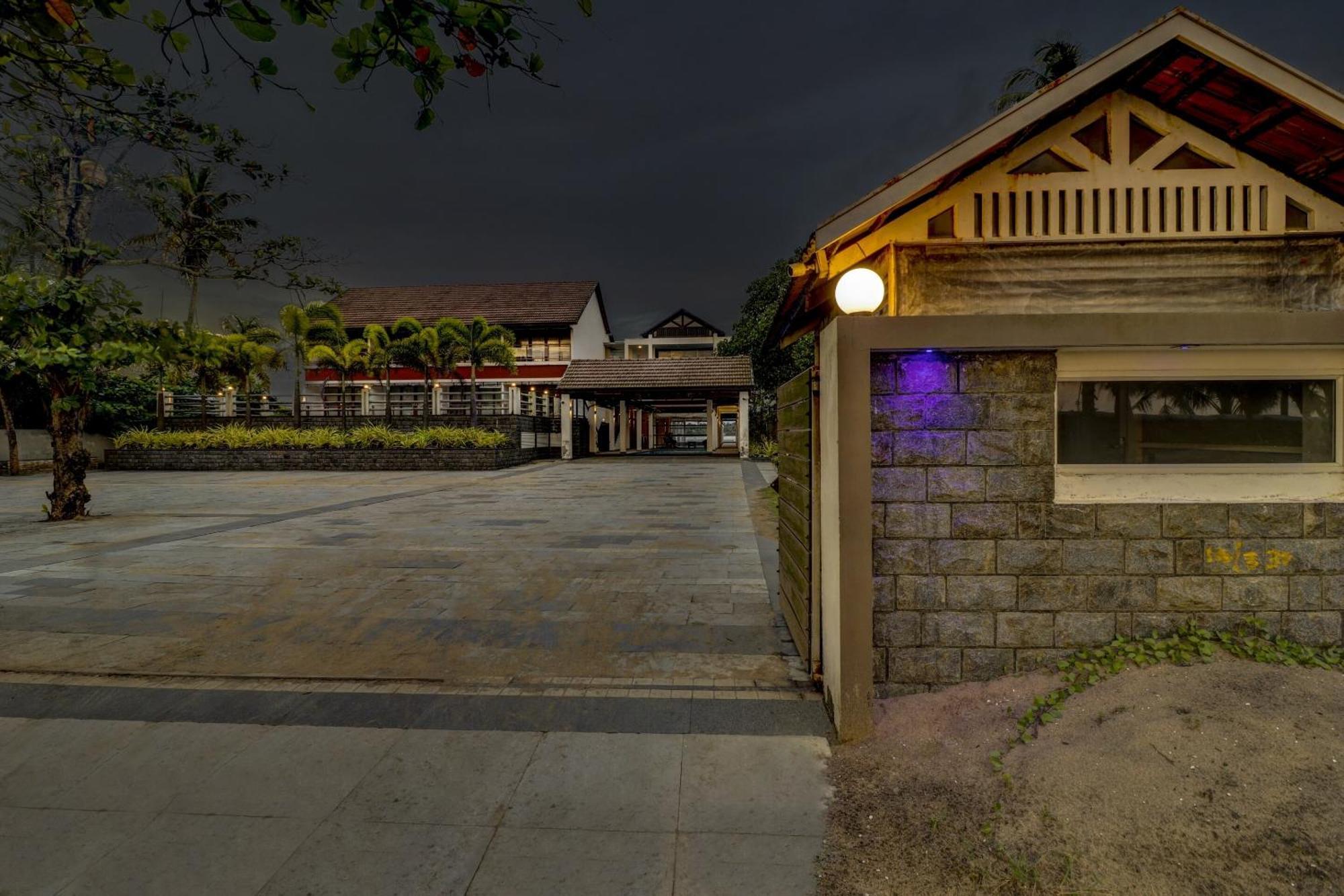 Townhouse Oak Edassery'S Sealine Villa Stay Kochi Exterior photo