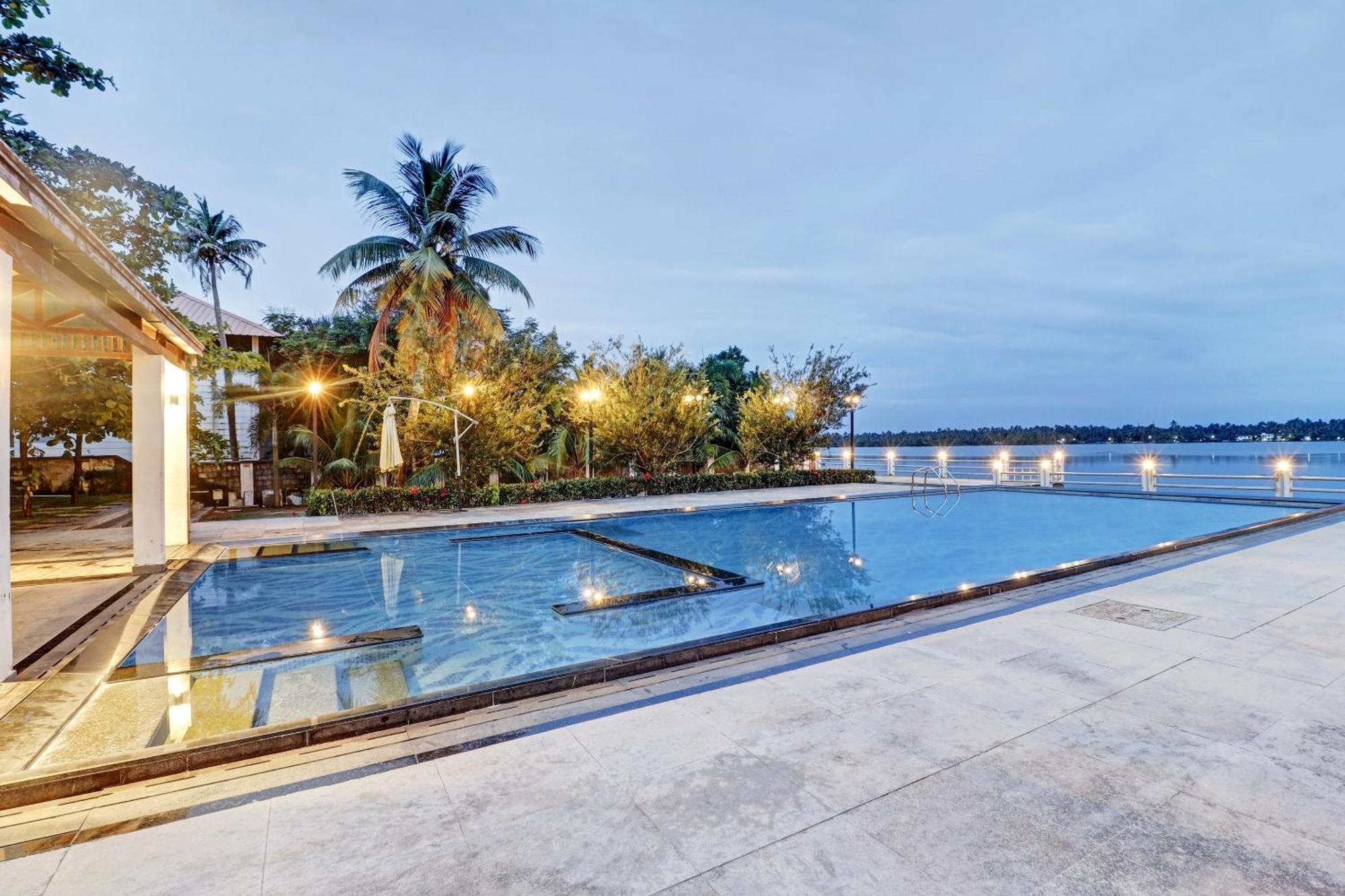 Townhouse Oak Edassery'S Sealine Villa Stay Kochi Exterior photo