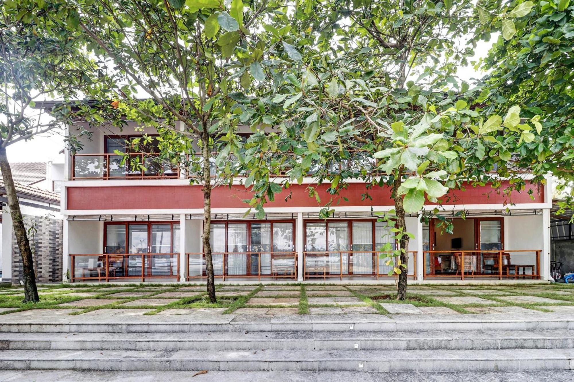 Townhouse Oak Edassery'S Sealine Villa Stay Kochi Exterior photo