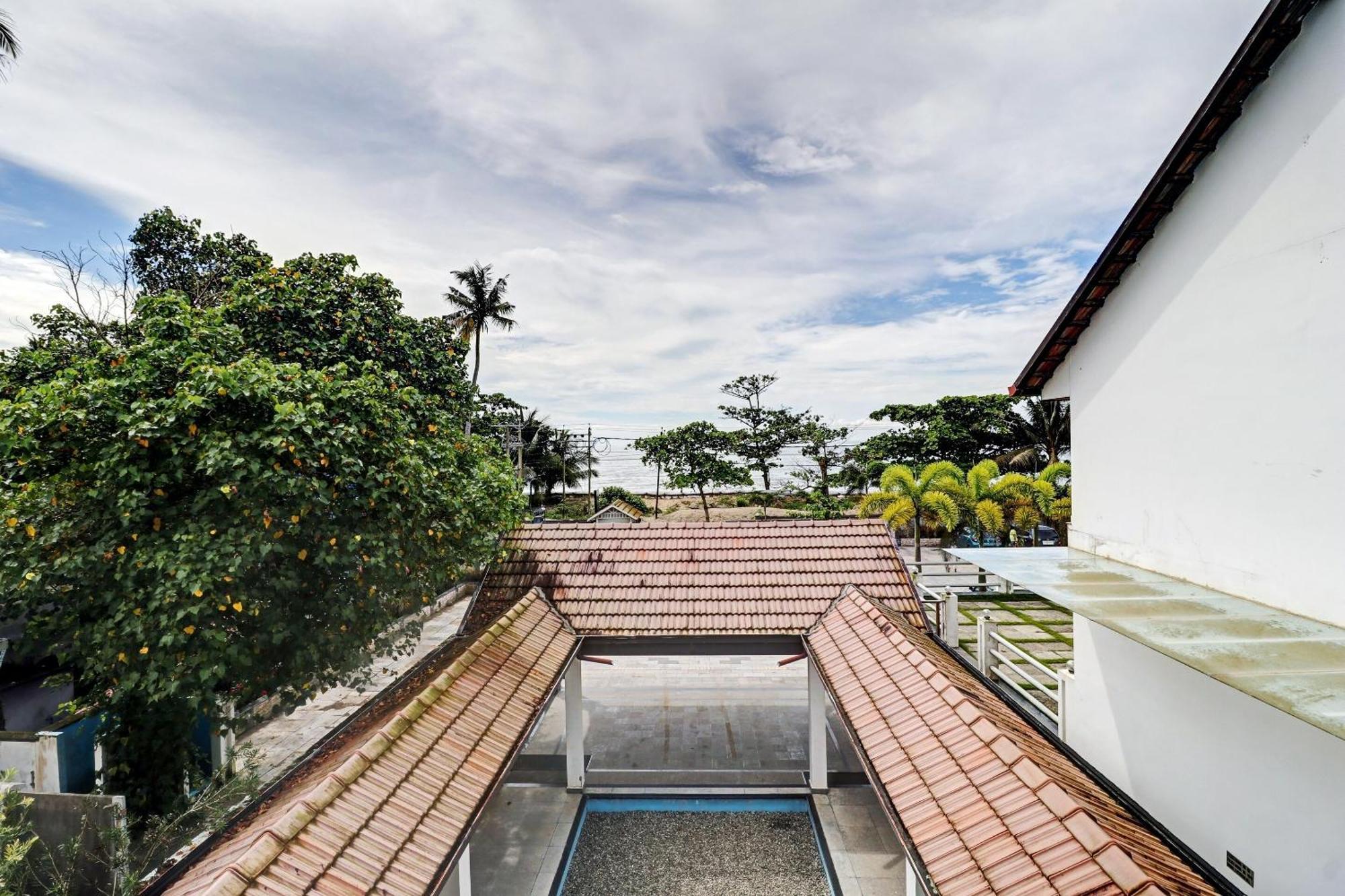 Townhouse Oak Edassery'S Sealine Villa Stay Kochi Exterior photo
