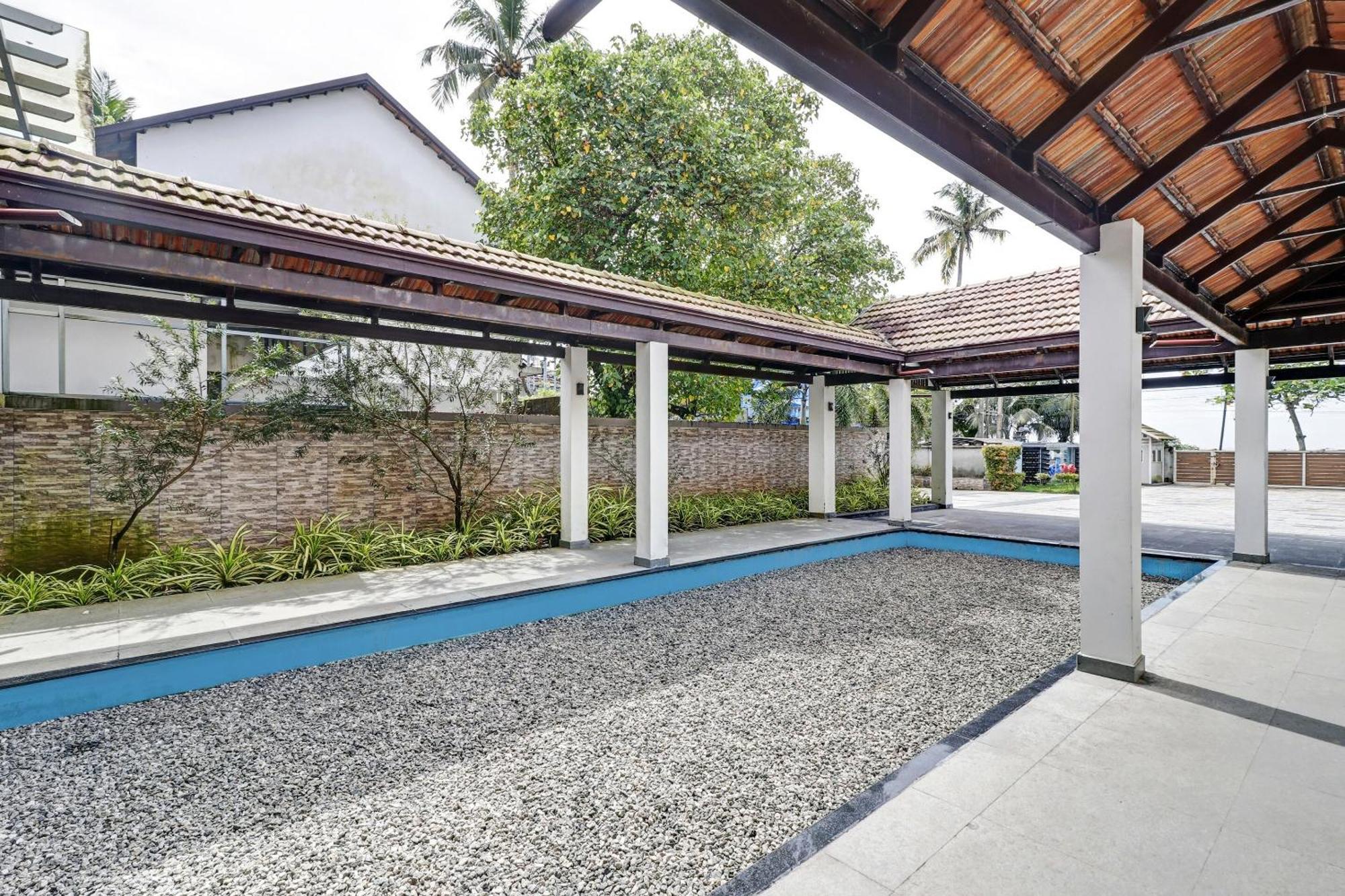 Townhouse Oak Edassery'S Sealine Villa Stay Kochi Exterior photo